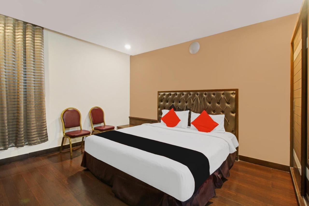 Collection O 82357 Hotel Surabhi Pride Trimulgherry Exterior foto