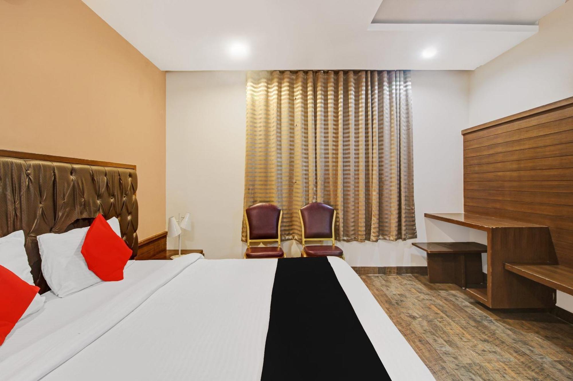 Collection O 82357 Hotel Surabhi Pride Trimulgherry Exterior foto