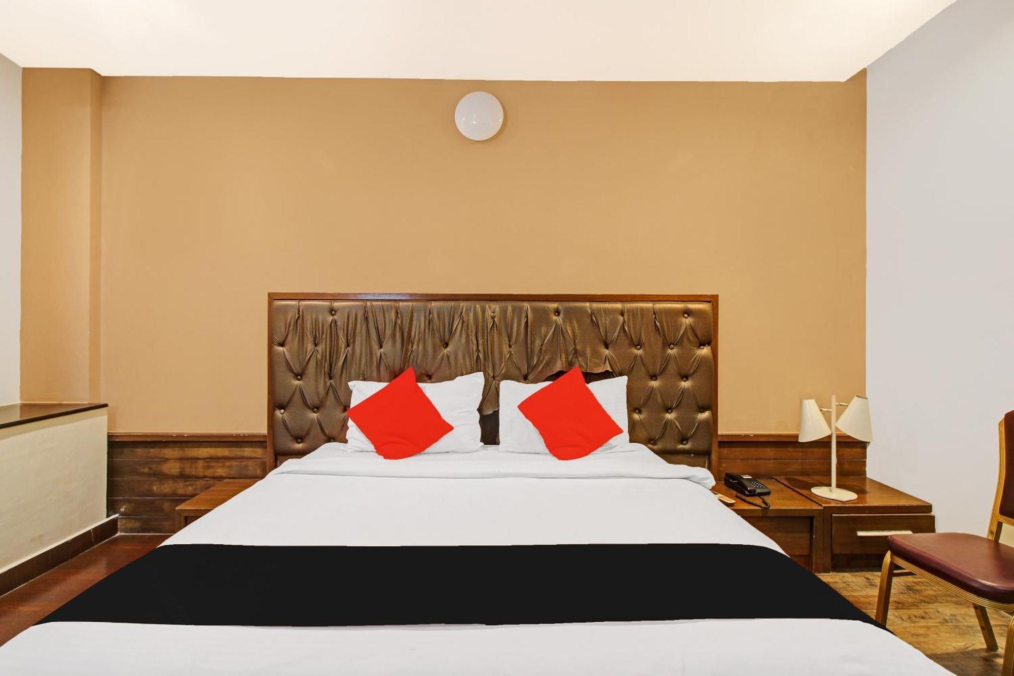 Collection O 82357 Hotel Surabhi Pride Trimulgherry Exterior foto