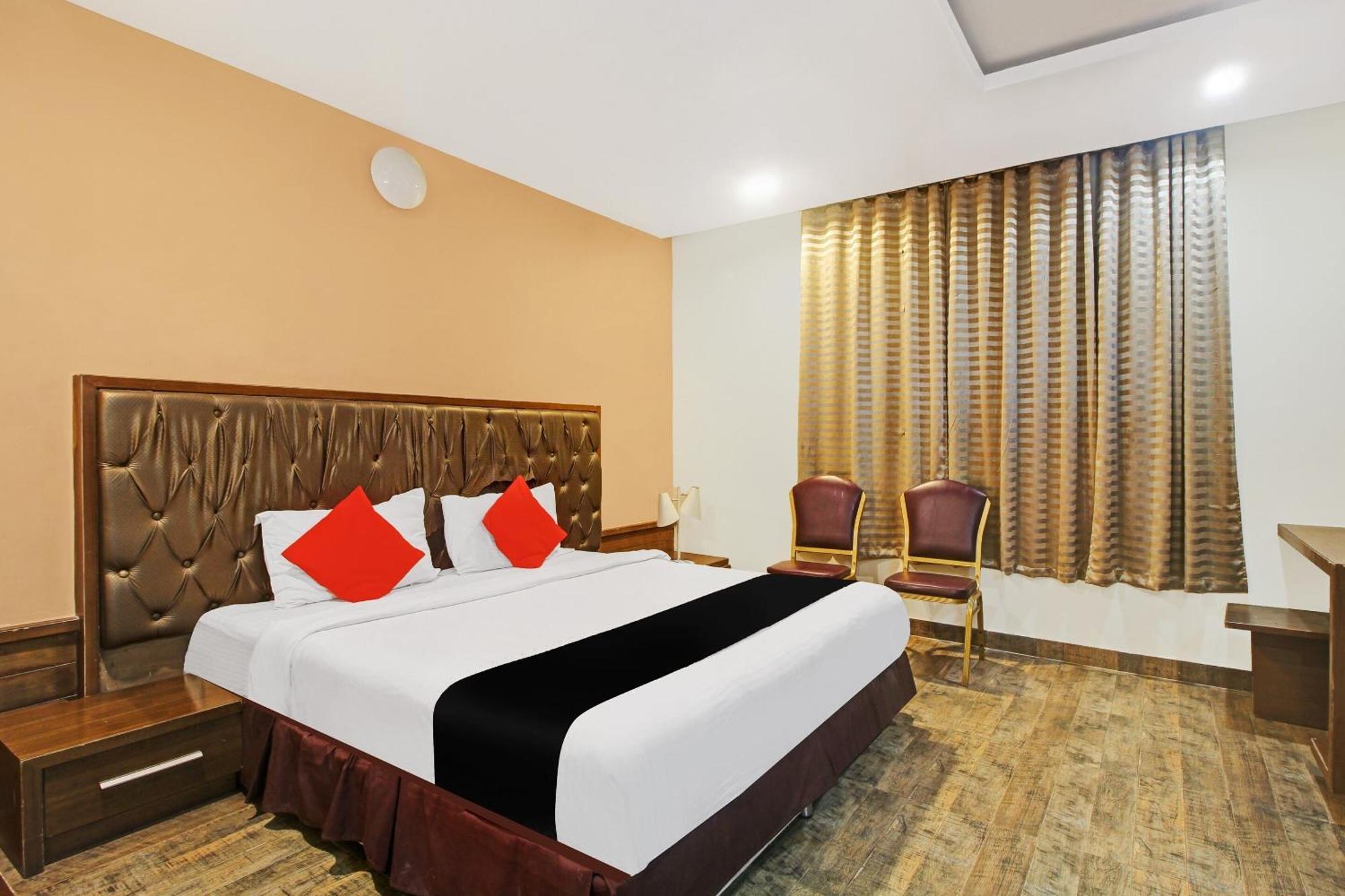 Collection O 82357 Hotel Surabhi Pride Trimulgherry Exterior foto