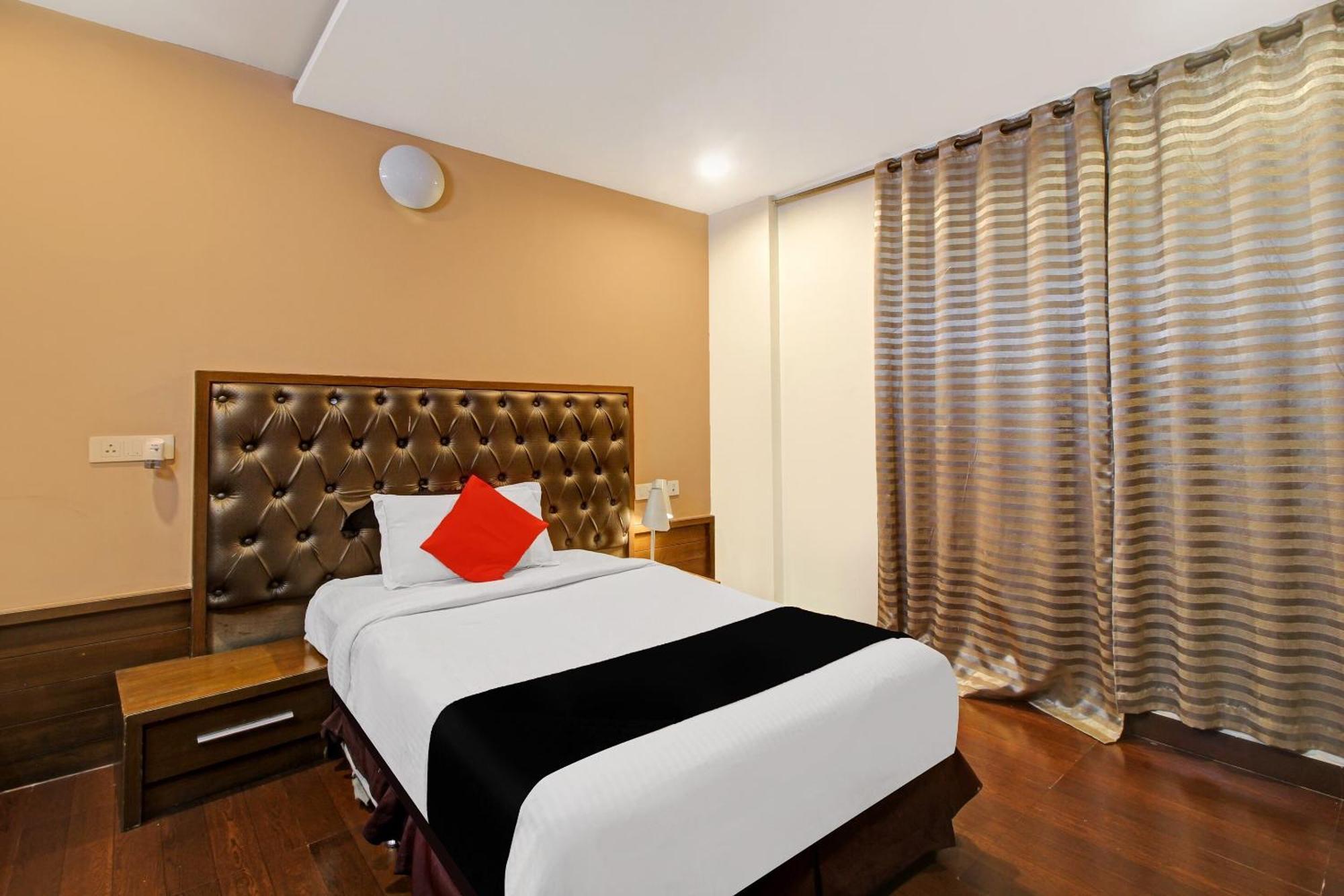 Collection O 82357 Hotel Surabhi Pride Trimulgherry Exterior foto