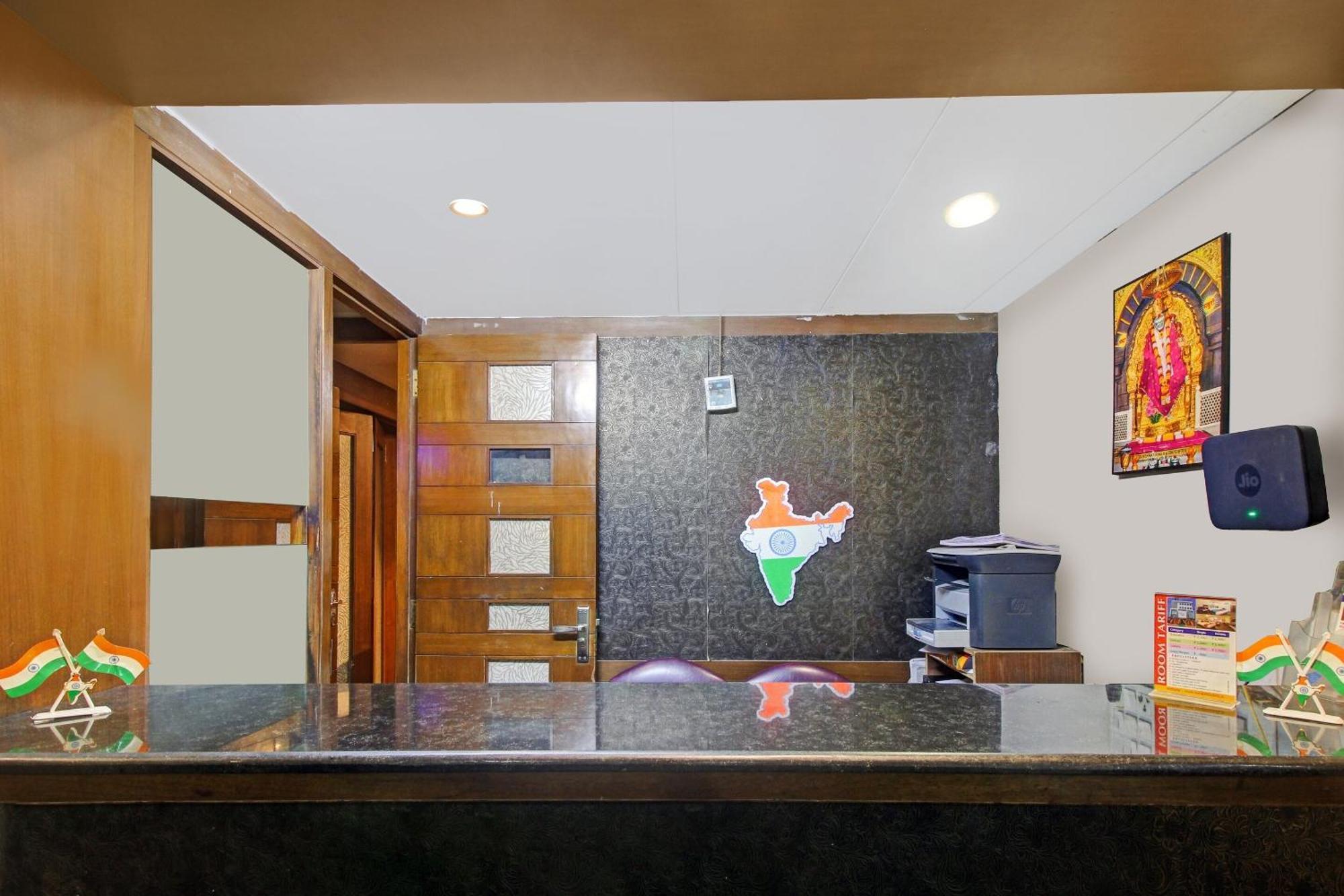 Collection O 82357 Hotel Surabhi Pride Trimulgherry Exterior foto